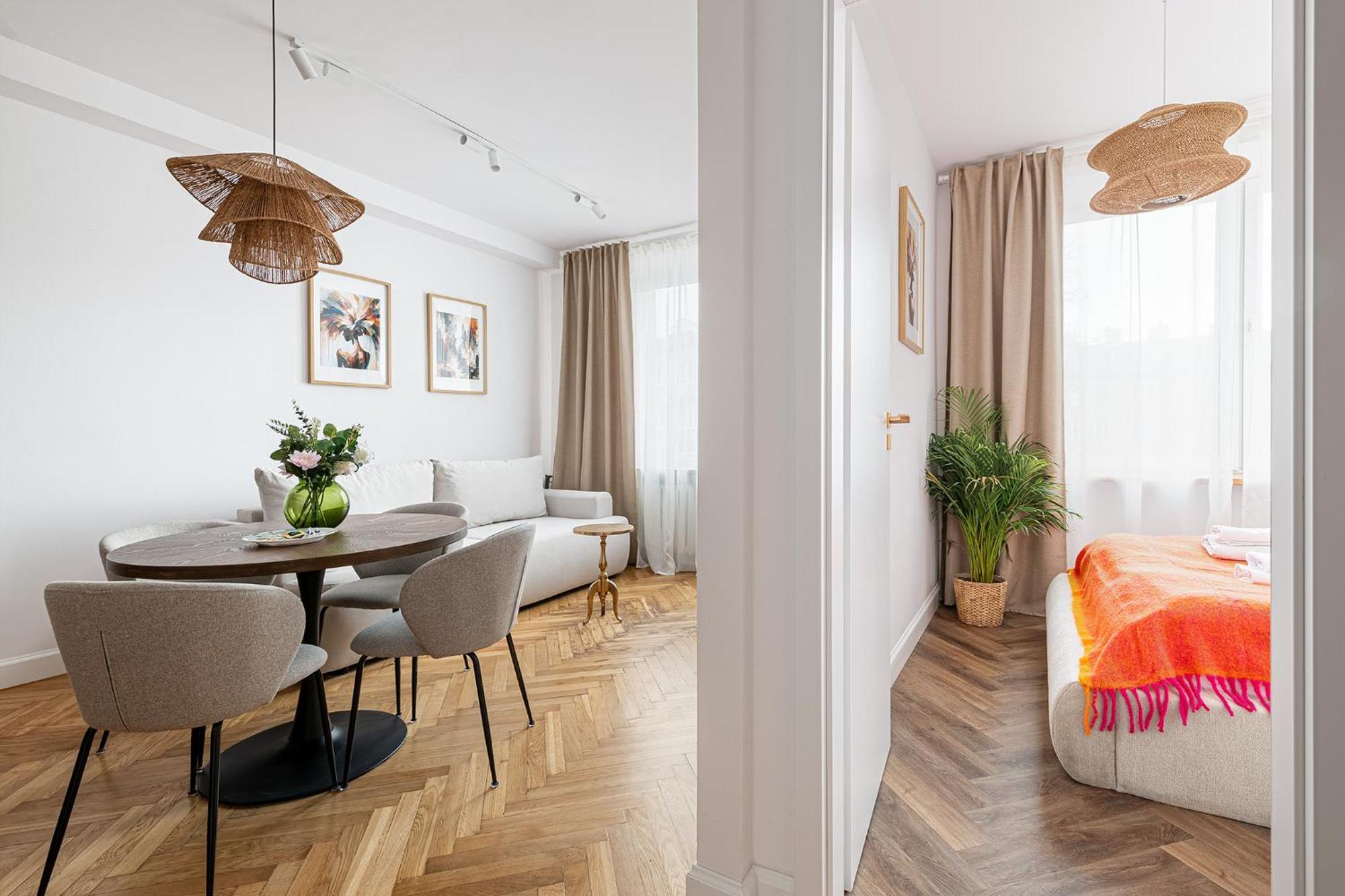 Rentplanet - Wilcza * Warszawa